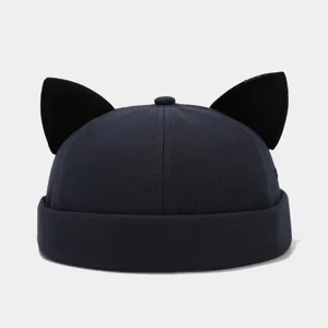 Süße schwarze Baumwoll-Docker-Mütze mit 3D-Katzenohren im minimalistischen Japan-Stil