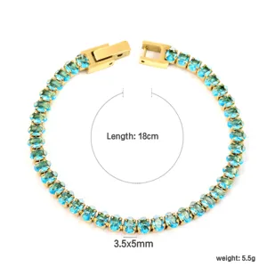 Bracelet de tennis plaqué or avec zircons bleus ovales et fermoir à cliquet élégant