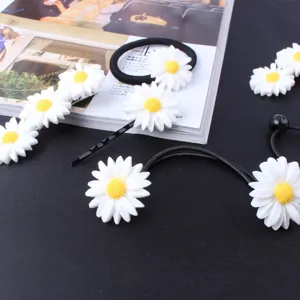 Sweet cute daisy hair accessories set including hair ties and clips for fresh daily styling detail.
