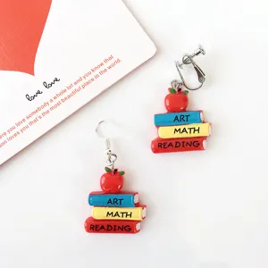 Niedliche Buch Stapel Ohrringe für Damen, lustige Schule Thema asymmetrischer Schmuck.