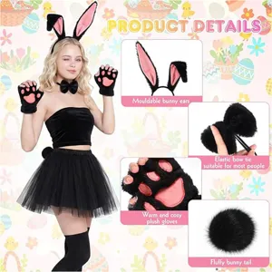 Détail du set de costume de lapin de Pâques avec oreilles, queue, gants et nœud papillon.