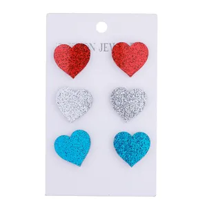 Glitzer Acryl Herz Ohrstecker Set, lebendige Farben Rot, Silber und Blau für Partys und Feste.