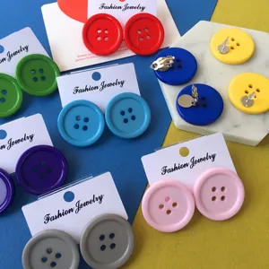 Bunte Bonbon-Farbe Knopfohrringe, verspielte Harajuku Vintage-Stil runde Ohrstecker Damen.