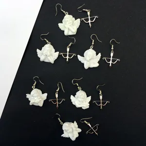 Retro Barroco Cupido Ángel Arco Flecha Pendientes Resina Blanca Colgantes Joyería