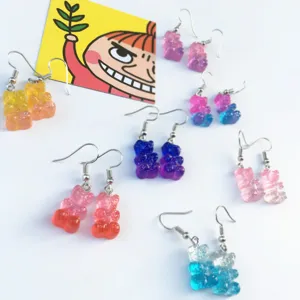 Boucles d'oreilles oursons gomme pailletés colorés femmes mignon résine animal pendant détail