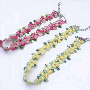 Collier ras du cou en dentelle brodee de fleurs, bijoux de col courts colores pour femmes.