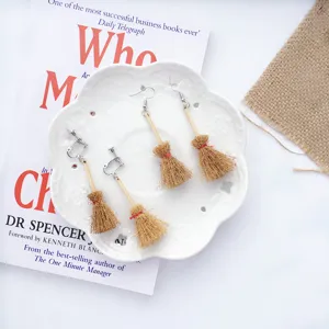 Pendientes de escoba de bruja de Halloween bonitos y originales colgantes joyas para mujer