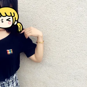 Cute colorful zipper brooch detail, playful design for daily wear and aesthetic outfits.