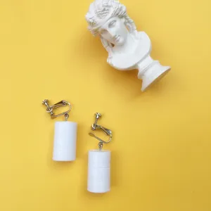 Kreative neuartige weiße Ölfass Ohrringe mit Schraubclip für ungestochene Ohren Mode.