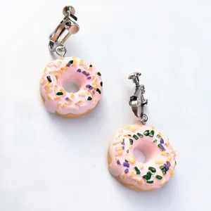 Handgefertigte rosa Donut Clip-Ohrringe süße Harz Lebensmittel Kunst lustige Ohrringe