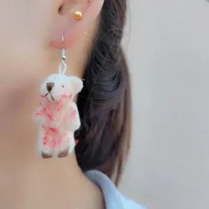 Schattige bloedige teddybeer pluche oorbellen gothische alternatieve bungelende oorbellen