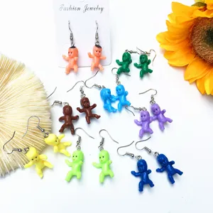 Kreative handgemachte bunte süße Baby Puppe Ohrringe, lustige neuartige Ohrhänger Damen.