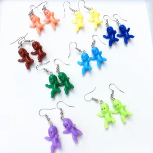 Bunte Plastik Baby Puppe Ohrringe ausgefallen witzig Trend Ohrhaenger fuer Damen Schmuck