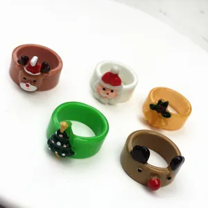 Dettaglio set anelli cartone animato Natale, gioielli festivi in resina carini donna.