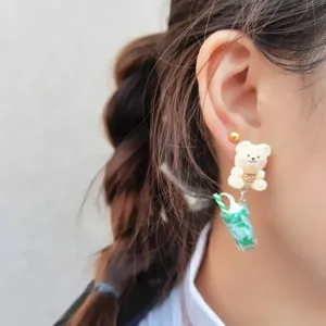 Boucles d'oreilles ours thé aux perles fait main style doux esthétique détail vue