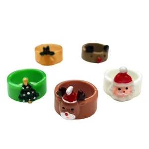 Set di anelli in resina natalizi carini con disegni di Babbo Natale e renne per donne.