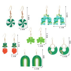 Detailansicht mit genauen Maßen des grünen Fimo Ohrring Sets zum St. Patricks Tag.