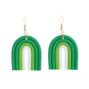 Grüne Polymer-Ton Regenbogen Hängeohrringe mit Goldhaken für Damen und Modestile im Alltag.