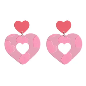 Süße rosa Acryl Herz Ohrringe, modischer süßer Liebes Schmuck für Damen und Mädchen Alltag.