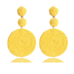 Böhmische gelbe Bast geflochtene Ohrringe, stylischer großer runder Sommer Strand Schmuck.