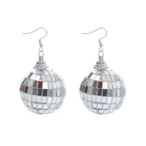 Orecchini a sfera disco argentati, orecchini pendenti anni 70 specchiati per feste e moda.