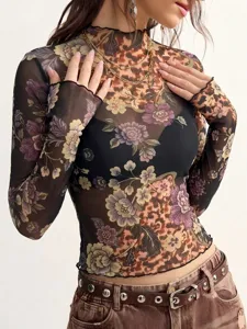 Vue détail haut manches longues en résille fleurie rétro, tissu transparent slim.