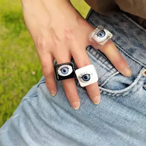 Acryl Harz Augapfel Ring mit Puppenwimpern einzigartige quadratische breite Band Modeschmuck