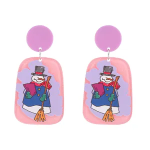 Jolies boucles d'oreilles en acrylique bonhomme de neige de Noël avec design géométrique.