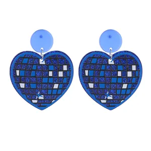 Blaues Disco Herz Acryl Ohrringe Detail, 70er 80er Jahre Party Stil Schmuck Zubehör.