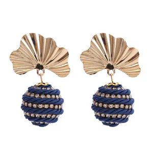 Boucles d'oreilles pendantes vintage en alliage feuille de ginkgo et strass tissés.