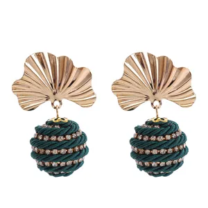 Boucles d'oreilles pendantes feuille de ginkgo strass tressé bijou femme mode chic or