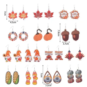 Herbst Thanksgiving Holzohrringe Kollektion mit verschiedenen niedlichen Saisonmotiven.