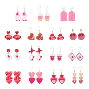 Detailansicht bunter Valentinstag Herz Polymer Ton Ohrringe Kollektion für Damen.
