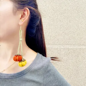 Pendientes largos de borla de calabaza de tela tejida otoño Thanksgiving, estilo retro detalle.