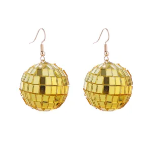 Orecchini a sfera disco dorati, stile vintage anni '70 con mosaico a specchio per le feste.
