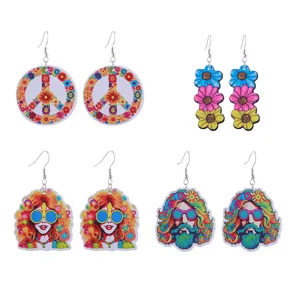Böhmische Retro-Holzohrringe Set mit Friedenszeichen Blume und Hippie Porträt Designs Damen.