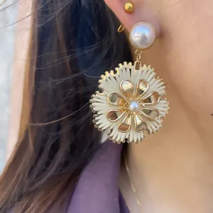 Bohème Raphia Blumen Ohrringe schicke goldene Metall Perle Ohrhänger Sommer Urlaub Schmuck