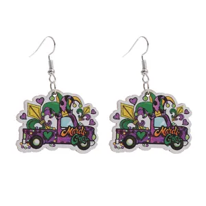 Mardi Gras Holtohrringe mit Karnevalswagen und Narrenkappe Design für festliche Anlässe.