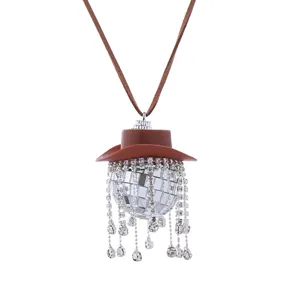 Glitzernde Disco Kugel Auto Hängeornament mit Cowboyhut Strass Fransen Rückspiegel Dekor