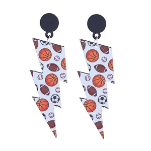 Boucles d'oreilles en acrylique à motif de sport basket football et baseball pour femmes.