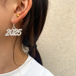 Silberne Nummer 2025 Ohrringe für Neujahr Party, stilvoller Modeschmuck für Damen.