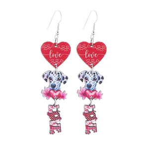 Valentinstag Holz Ohrringe mit süßem Dalmatiner Hund und Liebe Buchstaben Design.