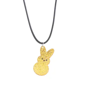 Glitzerndes Hasen Anhänger Halskette für Damen, süßer Osterschmuck Acryl Detail Ansicht.