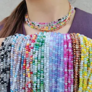 Bunte Glas Kristall Perlen Choker Halskette, mehrlagiger Sommerschmuck Details.
