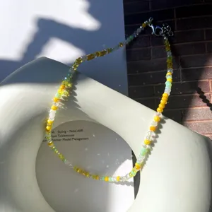 Bunte Glas Kristall Perlen Choker Halskette, trendiger Sommer Mode Schmuck Accessoire für Damen.