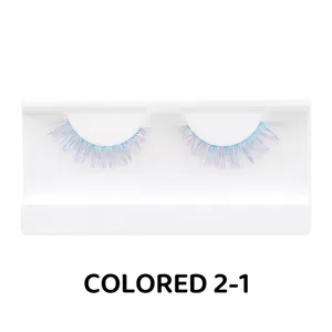 Bunte flauschige künstliche Wimpern mit Farbverlauf und praktischer weißer Aufbewahrungsbox.