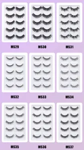Detailansicht fluffiger dichter künstlicher Wimpern in verschiedenen Stilen und Trays.