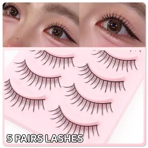 Hochwertiges künstliches Wimpernset mit natürlichem Look, bequemem Tragekomfort für den Alltag.