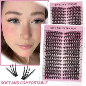 Nahaufnahme von DIY Einzelwimpern in transparenter Box mit einem tragenden Model.