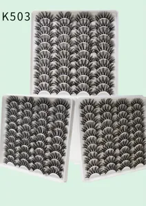 Detailansicht von künstlichen Wimpern im Tablett, Modell K503, dichtes und naturnahes Design.